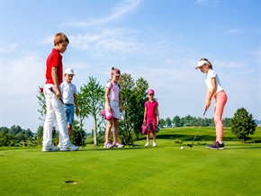 Подарък за лятото в Pirin Golf & Country Club - детски голф лагери!