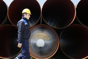  Първите тръби за Вертикалния газов коридор вече са на пристанище Бургас 