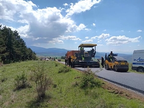 Пътят за параклиса в село Мирково е почти готов