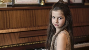 8-годишната Хрисиана ще свири в залата с червения роял на сър Елтън Джон в Лондон