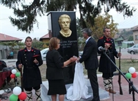 Село вдигна първи паметник на Левски в община Кнежа