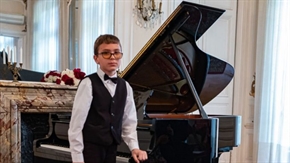 11-годишният Константин Башиков ще свири през април в Парижката филхармония
