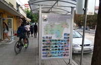 Община Луковит монтира нови рекламни тотеми с местните туристически атракции на автобусните спирки в града