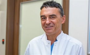 Кардиологът проф. д-р Иво Петров е лекар на 2022 г.