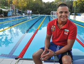  Феноменалният Цанко Цанков го направи! Подобри световния рекорд за 12-часово плуване 