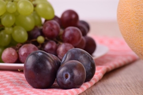  Изравнява се подпомагането по обвързаната подкрепа за сливи и десертното грозде