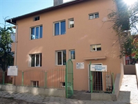 Община Благоевград обявява отркита процедура за обзавеждане на дневен център за възрасни хора с увреждания „Зорница“