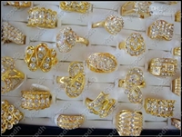 Разбойници грабнаха табла със златни пръстени от ателие
